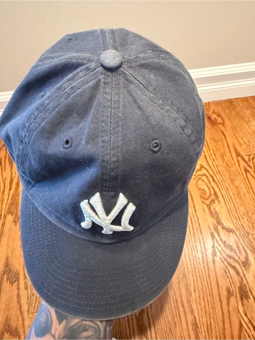 ‘47 Brand New York Yankees Cap with White Logo - Picture 6 of 6